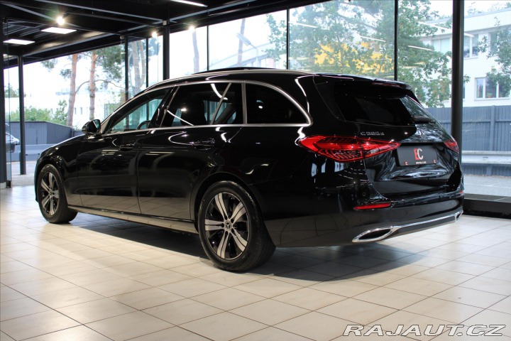 Mercedes-Benz C 220d 9G Panorama / Tažné 2023