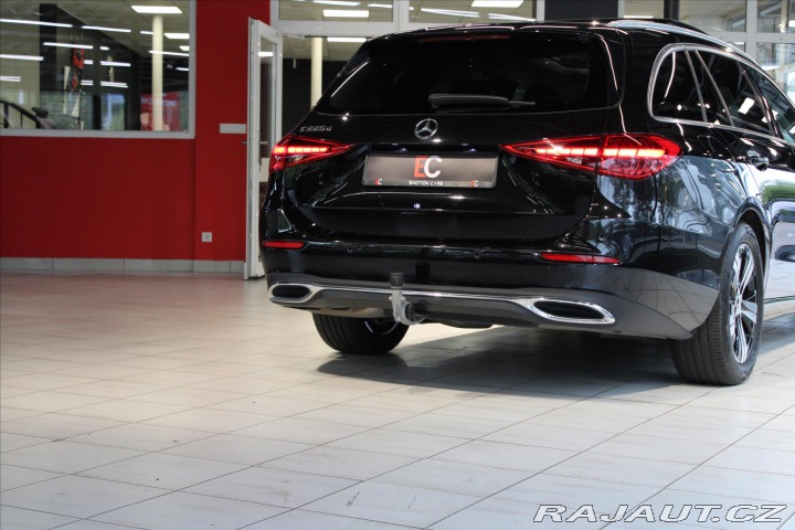Mercedes-Benz C 220d 9G Panorama / Tažné 2023