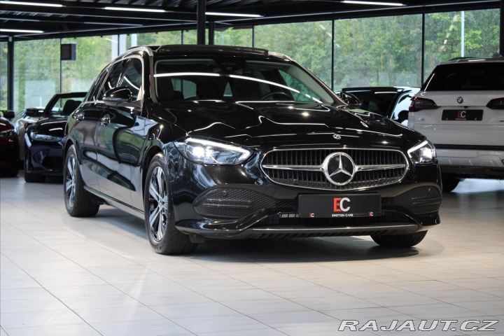 Mercedes-Benz C 220d 9G Panorama / Tažné 2023