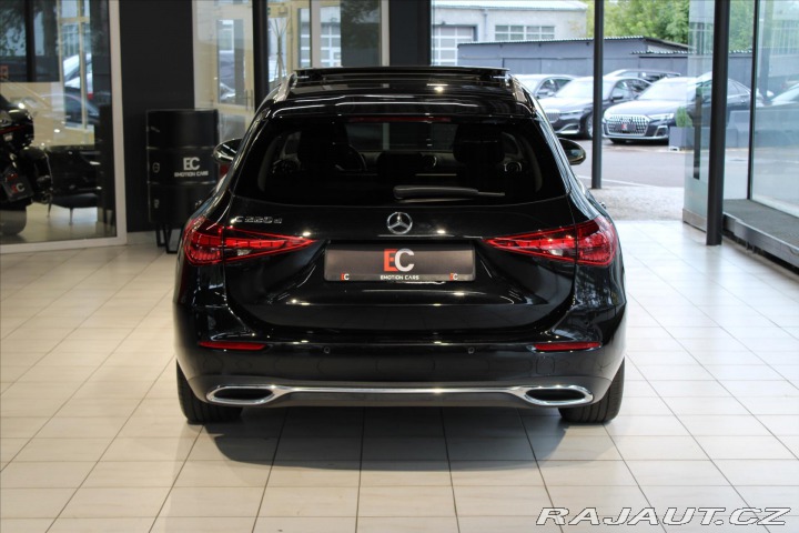 Mercedes-Benz C 220d 9G Panorama / Tažné 2023