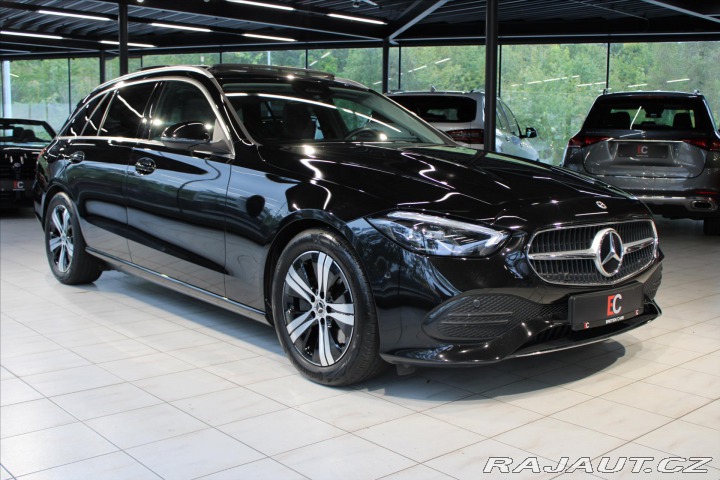 Mercedes-Benz C 220d 9G Panorama / Tažné 2023