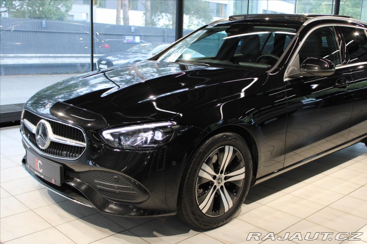 Mercedes-Benz C 220d 9G Panorama / Tažné 2023