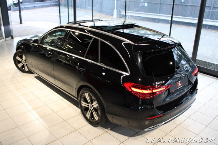 Mercedes-Benz C 220d 9G Panorama / Tažné 2023