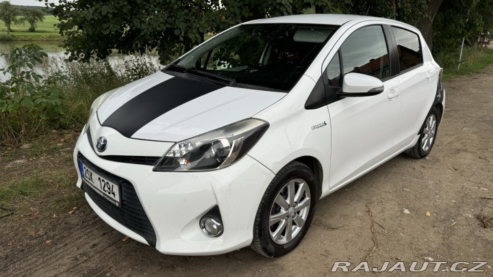 Toyota Yaris Hybrid 2013