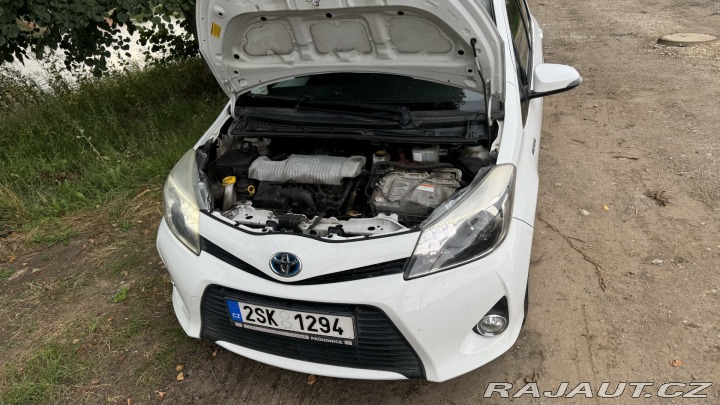 Toyota Yaris Hybrid 2013