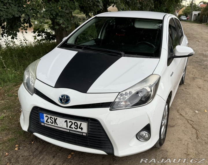 Toyota Yaris Hybrid 2013