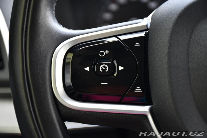 Volvo XC90 B5 AWD REZERVACE 2021