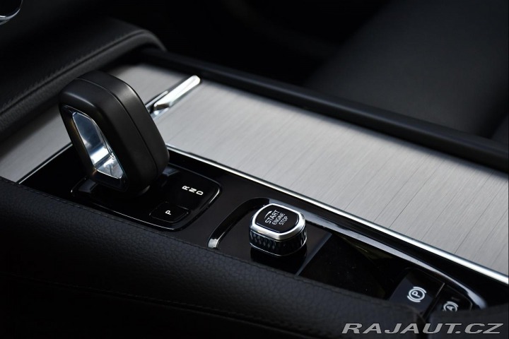 Volvo XC90 B5 AWD REZERVACE 2021