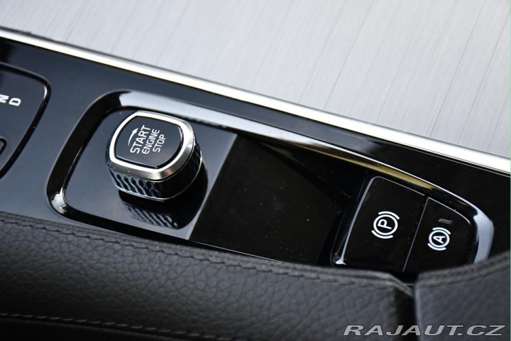 Volvo XC90 B5 AWD REZERVACE 2021