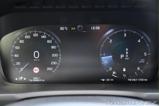 Volvo XC90 B5 AWD REZERVACE 2021