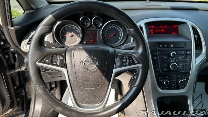Opel Astra 1.4T 88kW *ALU*Tempomat*1 2011