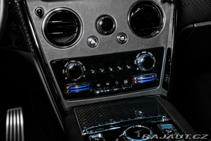 Rolls Royce Cullinan Black Badge TAŽNÉ/MASÁŽE/ 2022