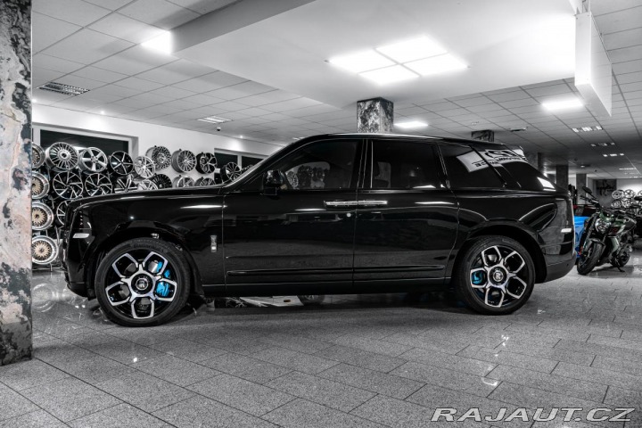 Rolls Royce Cullinan Black Badge TAŽNÉ/MASÁŽE/ 2022