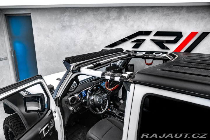 Jeep Wrangler 3,6 V6 35 pneu 1800