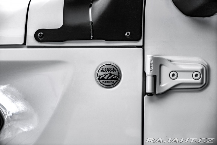 Jeep Wrangler 3,6 V6 35 pneu 1800