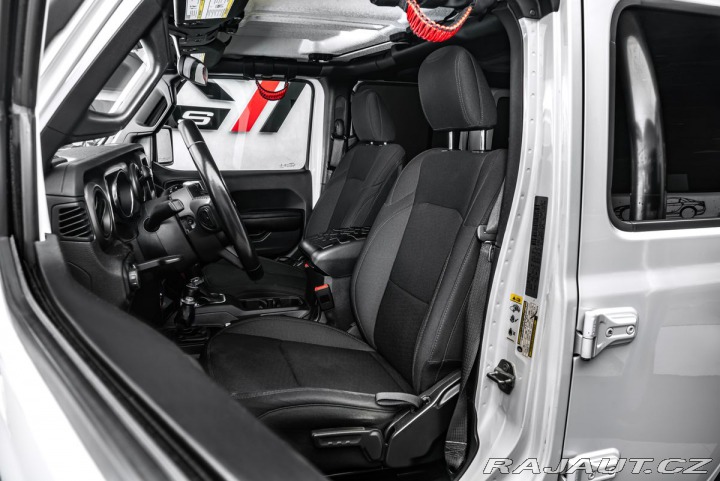 Jeep Wrangler 3,6 V6 35 pneu 1800