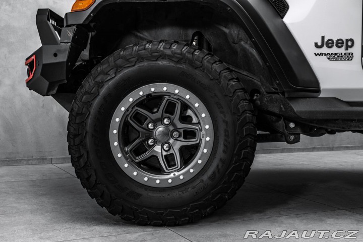 Jeep Wrangler 3,6 V6 35 pneu 1800