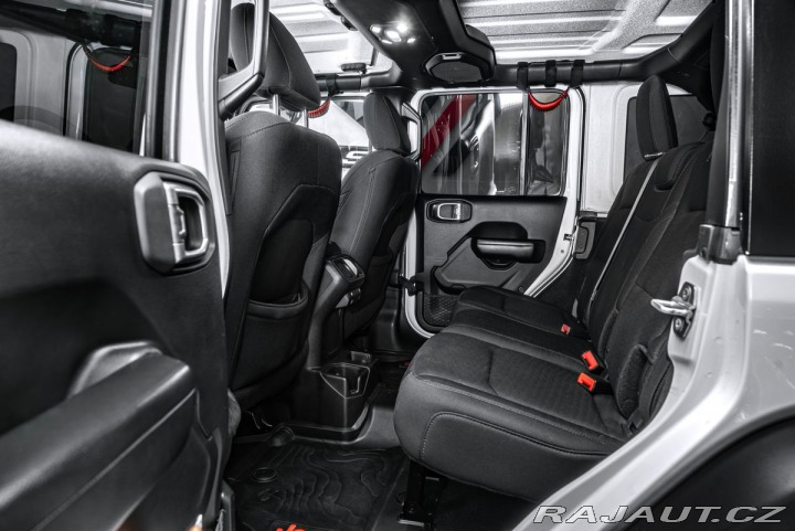 Jeep Wrangler 3,6 V6 35 pneu 1800