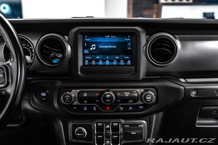 Jeep Wrangler 3,6 V6 35 pneu 1800