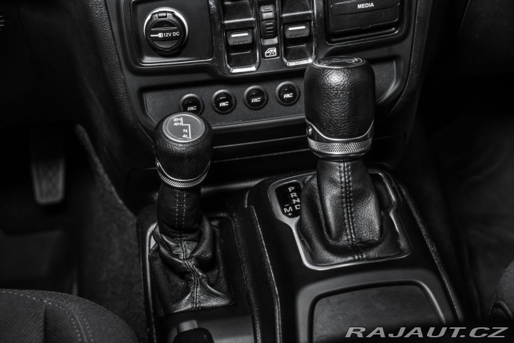 Jeep Wrangler 3,6 V6 35 pneu 1800