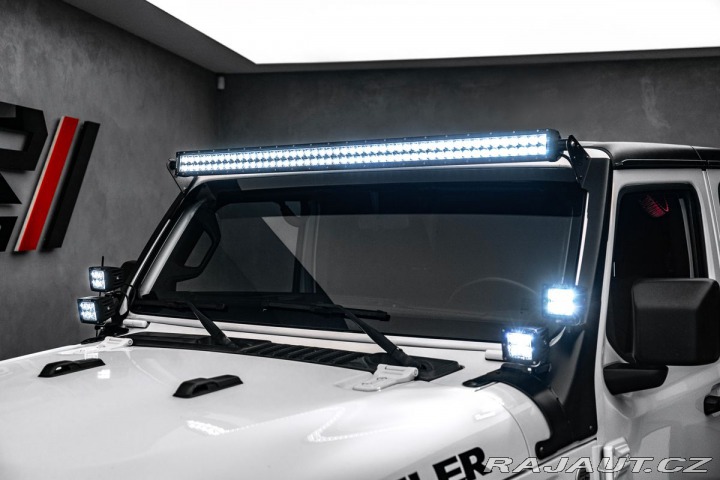 Jeep Wrangler 3,6 V6 35 pneu 1800