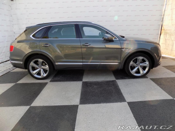 Bentley Bentayga V12/4WD/Night Vision/PANO 2018