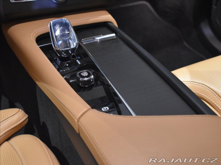 Volvo XC90 2,0 B6 AWD Plus Dark Vzdu 2023