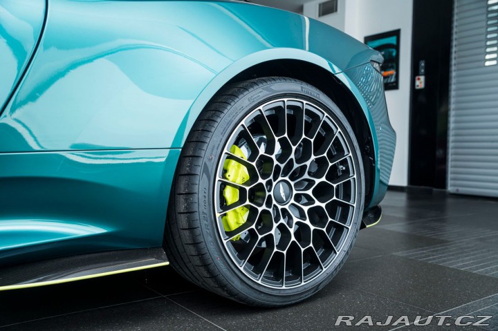 Aston Martin DBS 770 Ultimate Coupe/One of 1800