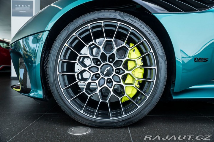 Aston Martin DBS 770 Ultimate Coupe/One of 1800