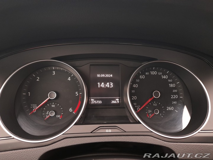Volkswagen Passat 2,0 TDI 110 KW 2X PNEU SK 2015