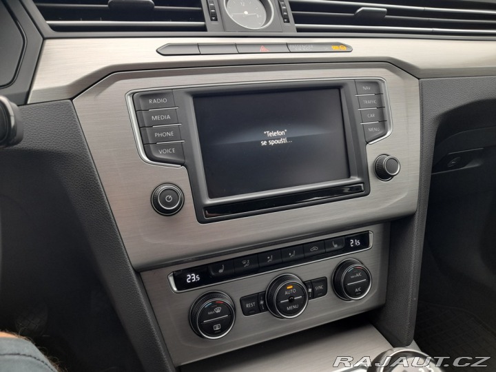 Volkswagen Passat 2,0 TDI 110 KW 2X PNEU SK 2015