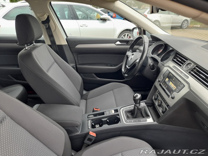 Volkswagen Passat 2,0 TDI 110 KW 2X PNEU SK 2015
