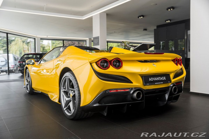 Ferrari F8 Spider/Gaillo Triplo Stra 1800