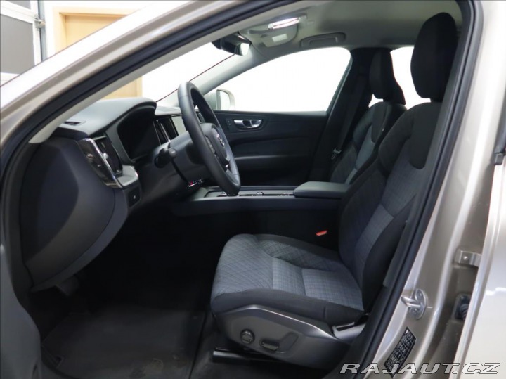 Volvo XC60 2,0 B4 AUT Core 2023