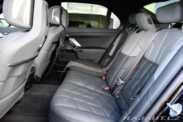 BMW 7 740xd CRYSTAL 5L-ZÁRUKA B 2024
