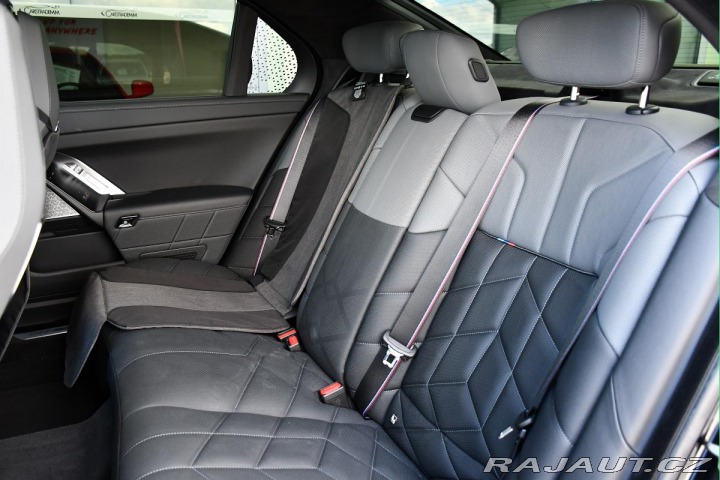 BMW 7 740xd CRYSTAL 5L-ZÁRUKA B 2024