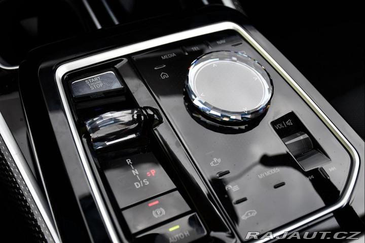 BMW 7 740xd CRYSTAL 5L-ZÁRUKA B 2024