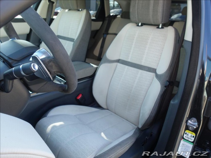 Land Rover Range Rover Velar 2,0 D240 R-Dynamic,2Maj,Č 2018