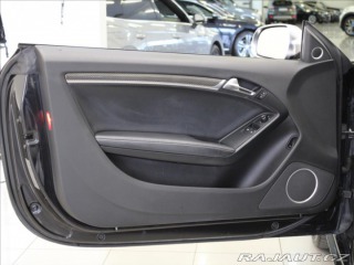 Audi RS5 4,2 V8 331kW B&O 1.ma 2011