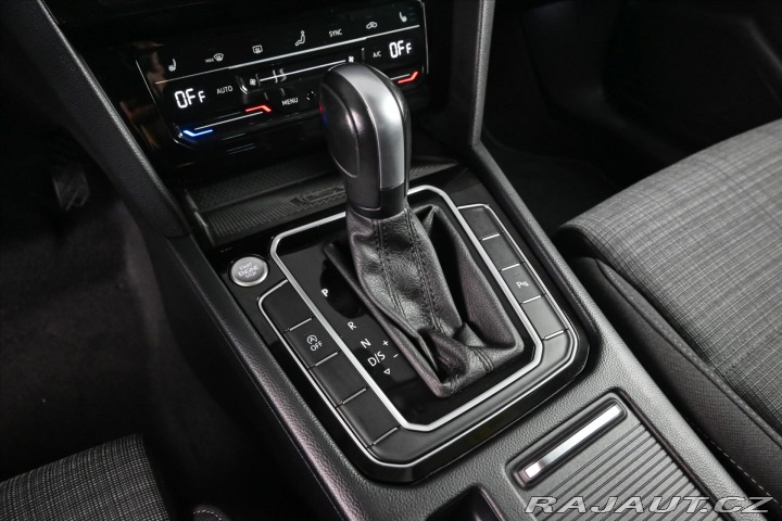 Volkswagen Passat 2,0 TDi 110kW DSG Busines 2022