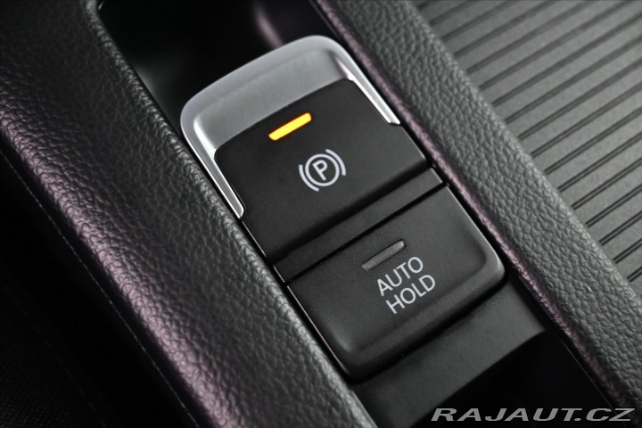 Volkswagen Passat 2,0 TDi 110kW DSG Busines 2022