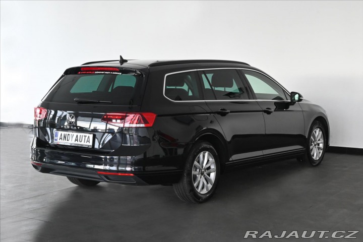 Volkswagen Passat 2,0 TDi 110kW DSG Busines 2022