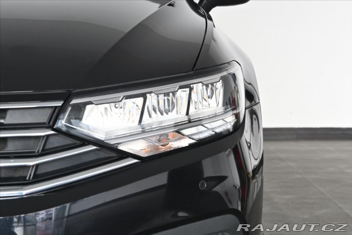 Volkswagen Passat 2,0 TDi 110kW DSG Busines 2022