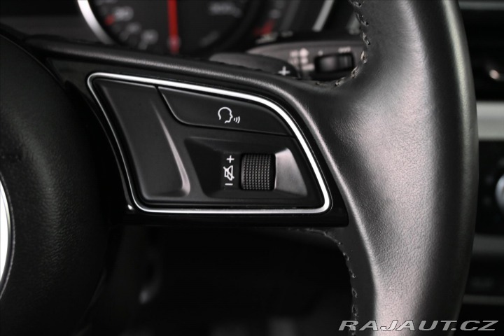 Audi A4 2,0 TDI 140 kW AT/7 NAVI 2019