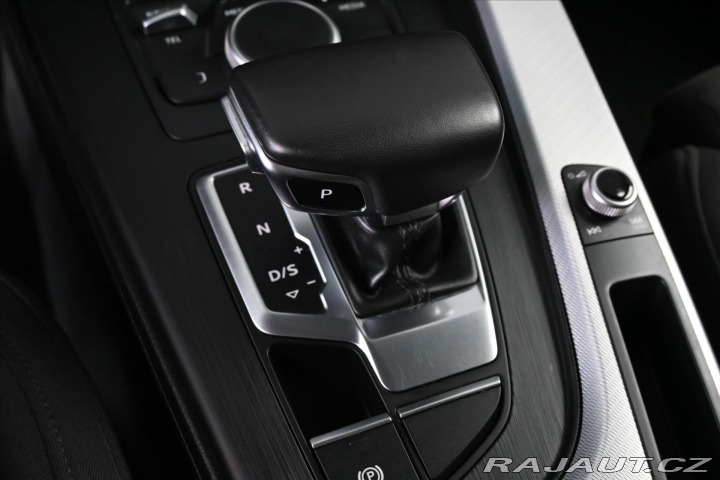 Audi A4 2,0 TDI 140 kW AT/7 NAVI 2019