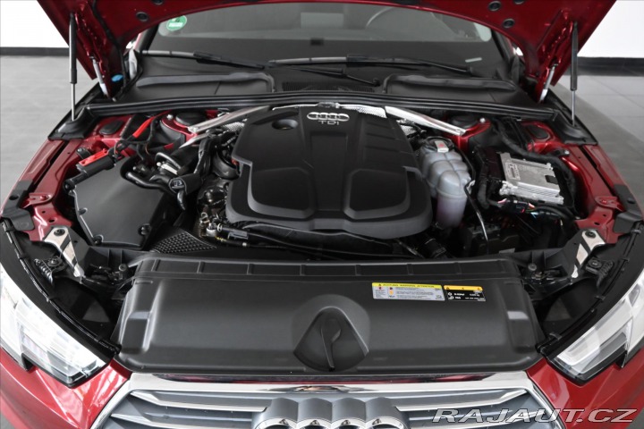 Audi A4 2,0 TDI 140 kW AT/7 NAVI 2019