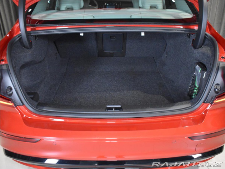 Volvo S60 2,0 B4 FWD Plus Dark Bezk 2022