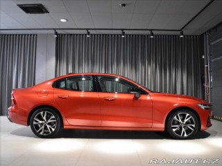 Volvo S60 2,0 B4 FWD Plus Dark Bezk 2022