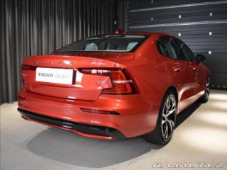 Volvo S60 2,0 B4 FWD Plus Dark Bezk 2022
