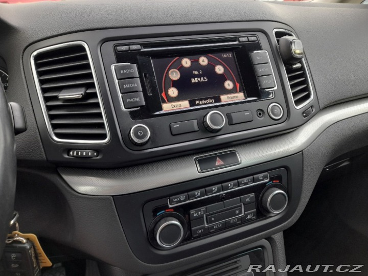 Volkswagen Sharan 2,0 TDI 103 KW AC STK 2011